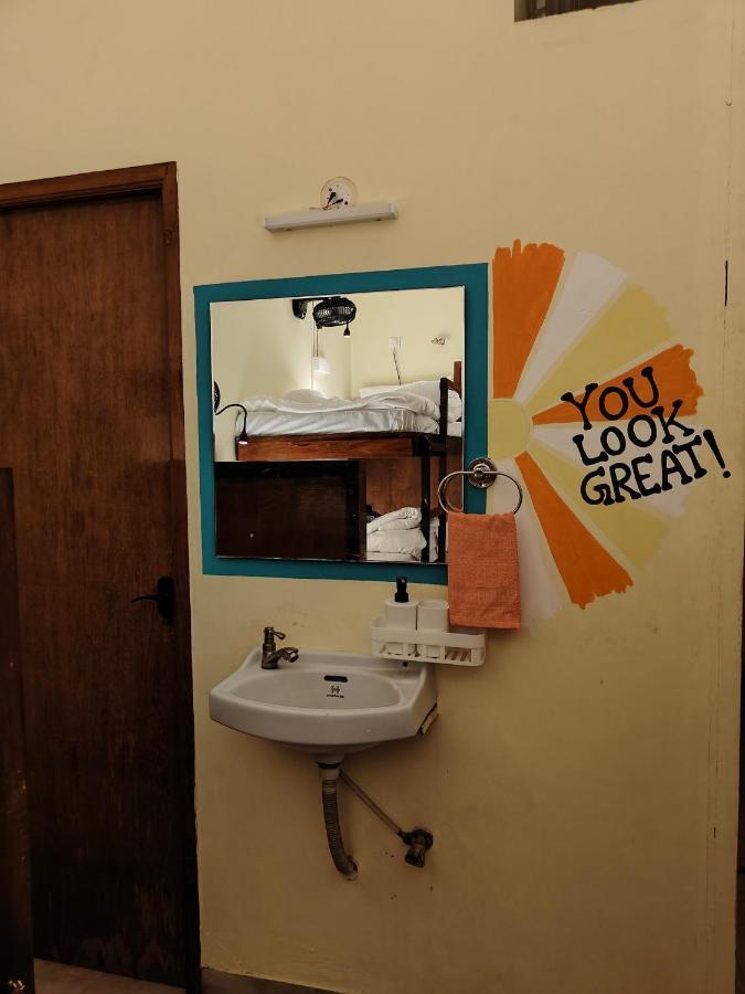Unpack Hostel Пондичери Екстериор снимка