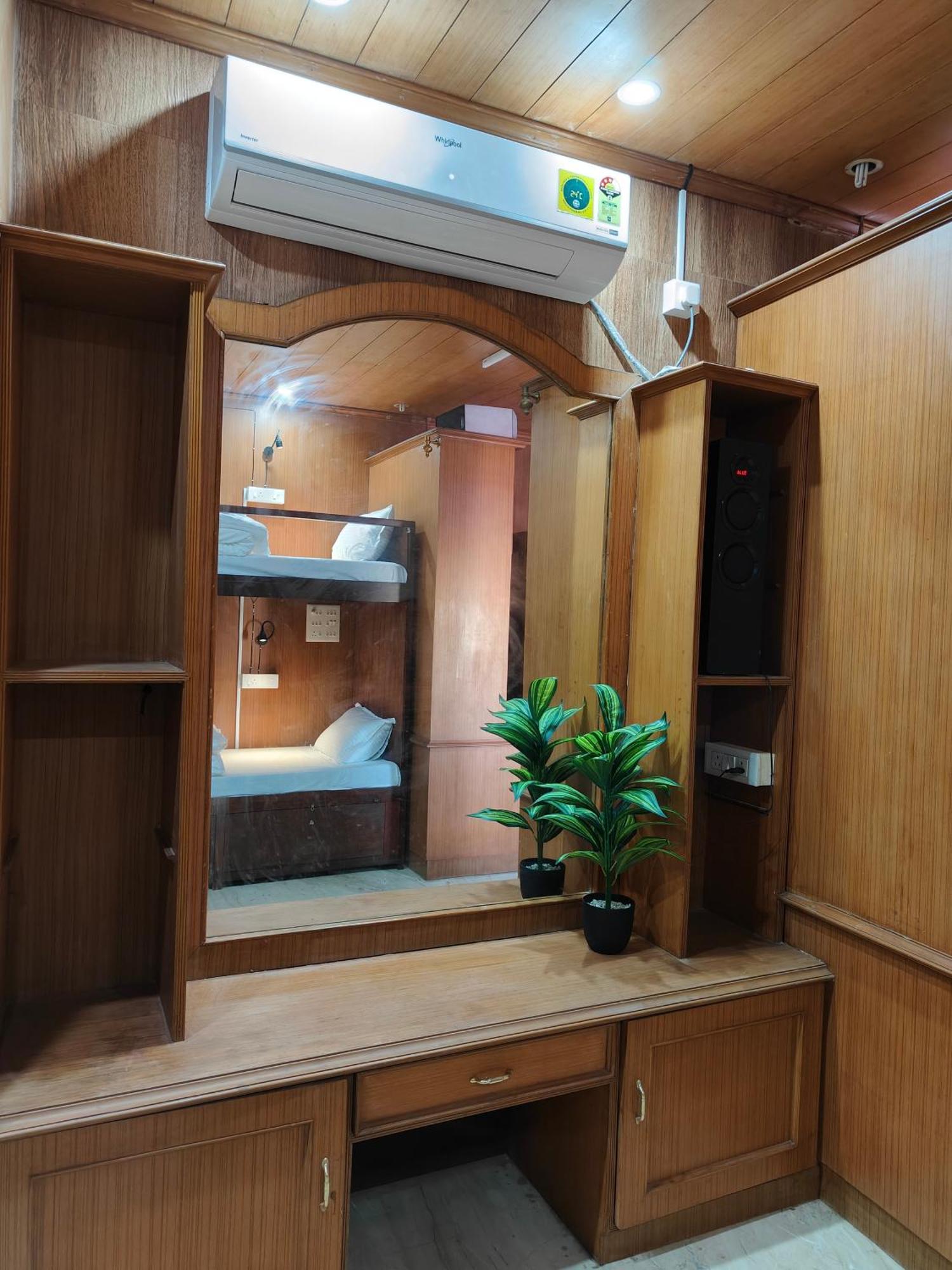 Unpack Hostel Пондичери Екстериор снимка